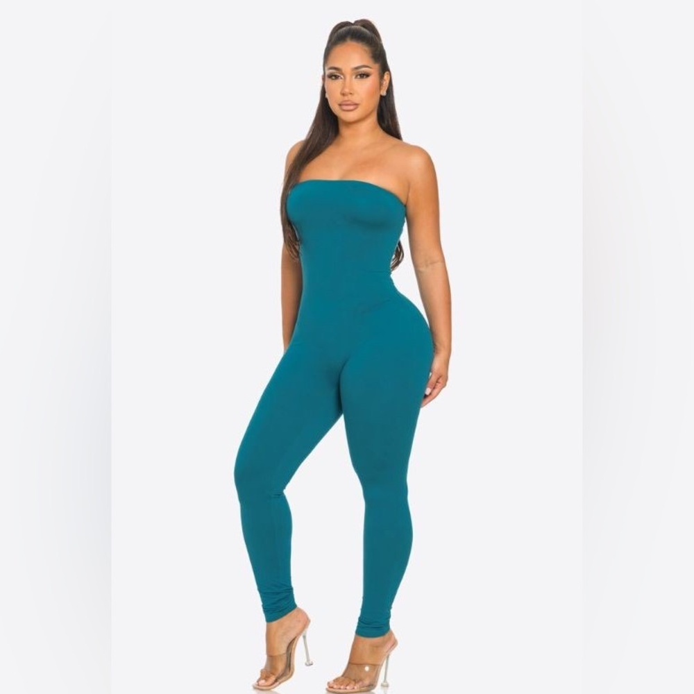 NWT Teal Tube top 1 piece great statement to style with a kimono or layering.